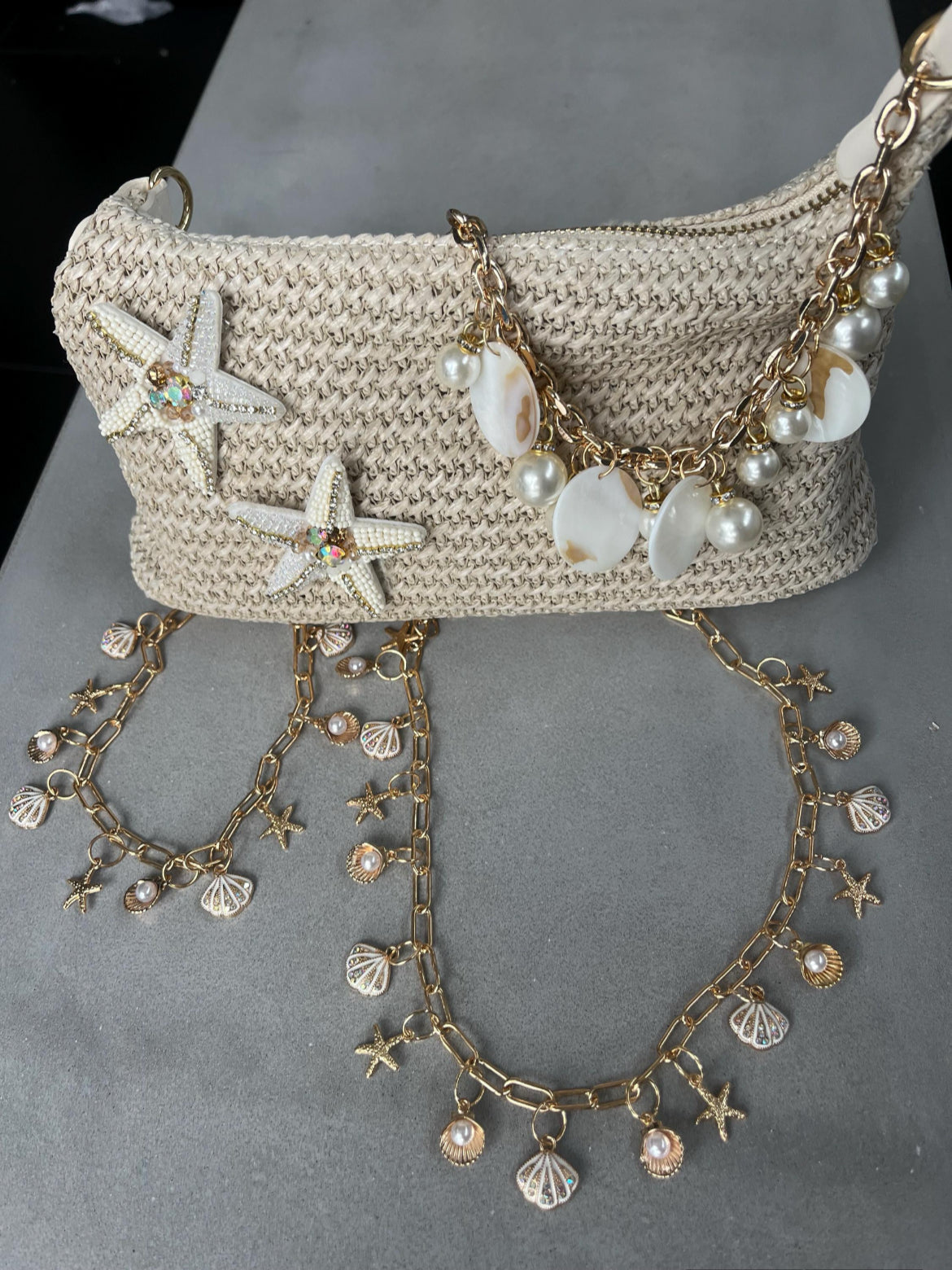 White shells charm necklace