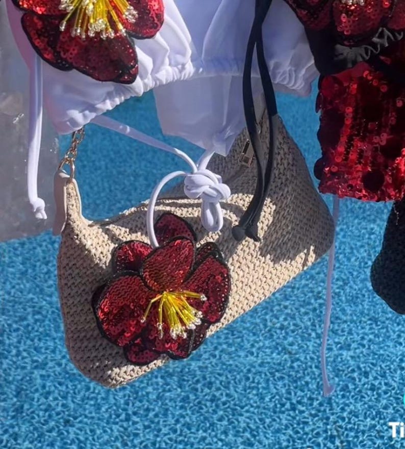 Beige / red flora charm bag