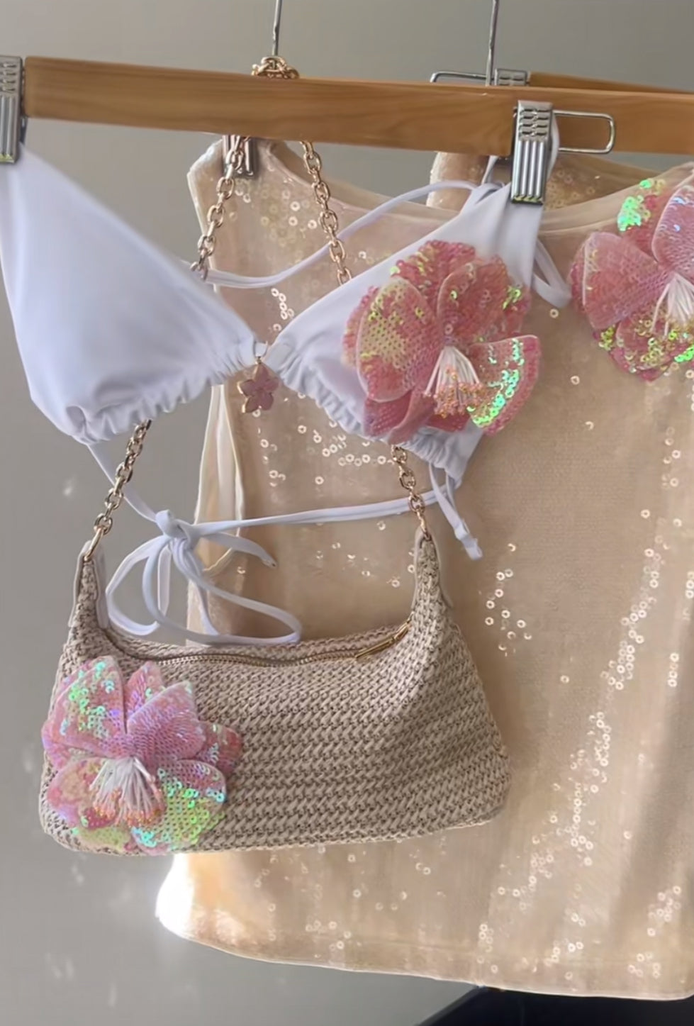 Beige / pink flora charm bag