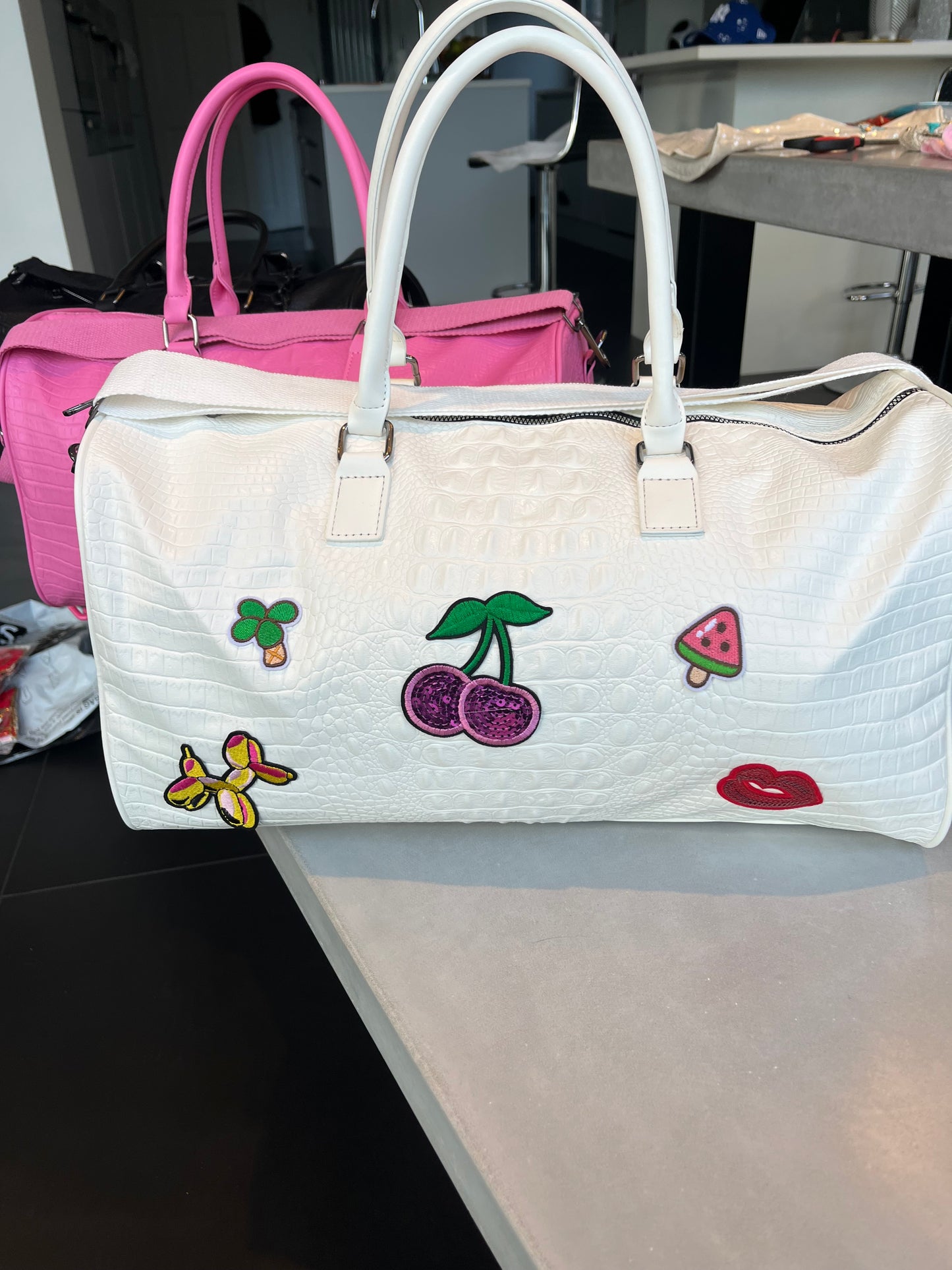 White weekend / airport bag / holdall