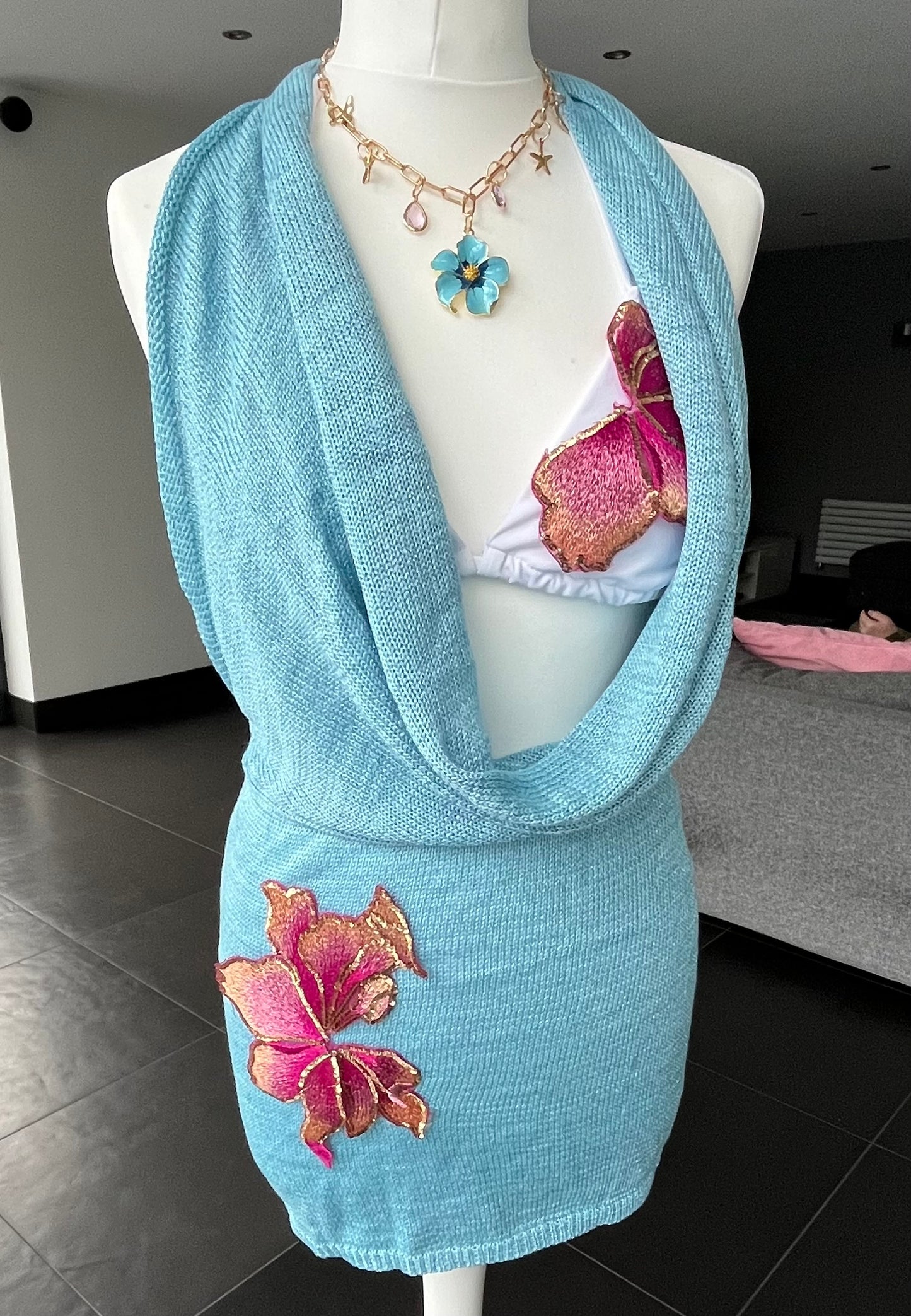 Blue pink blossom knit slouch front backless dress