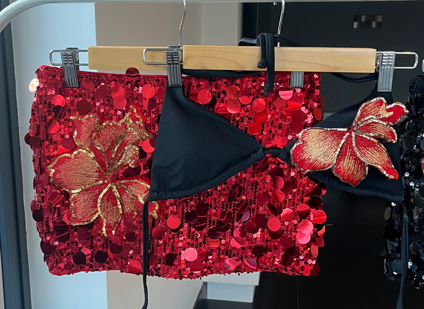 Red blossom sequin skort