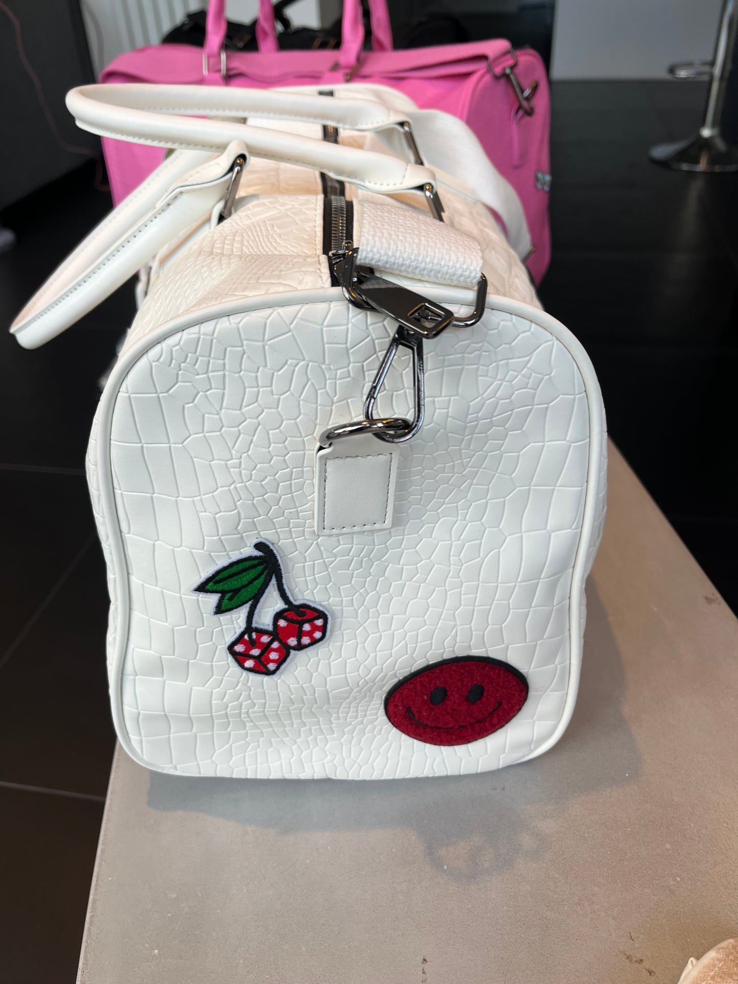 White weekend / airport bag / holdall