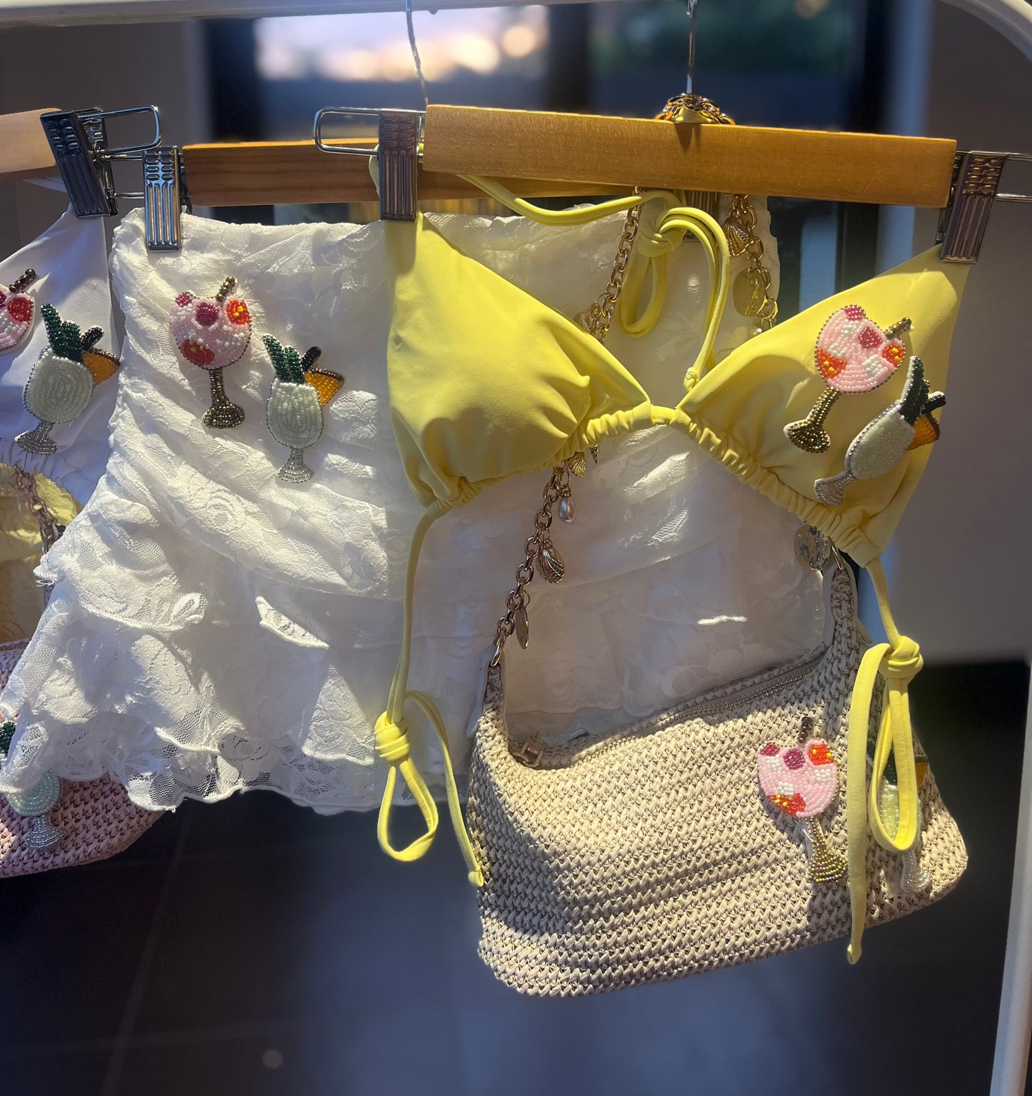 Beige beaded cocktails charm bag
