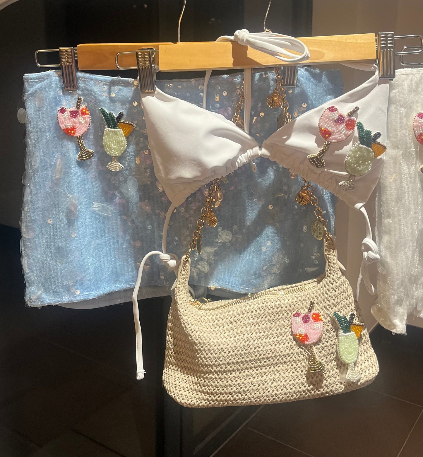 Beige beaded cocktails charm bag