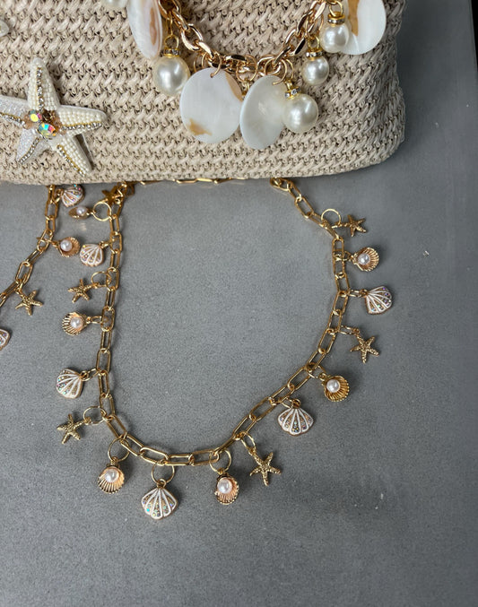 White shells charm necklace