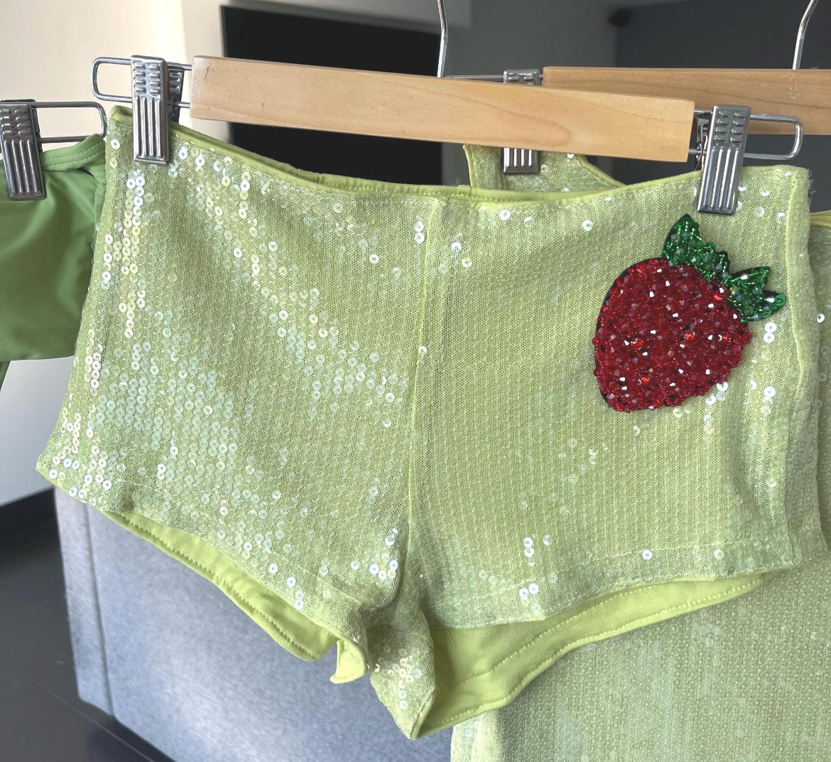 Matcha Giant strawberry Tank & shorts SET
