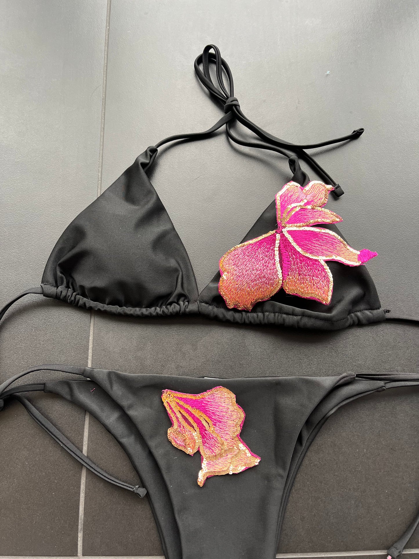 Black Pink blossom bikini