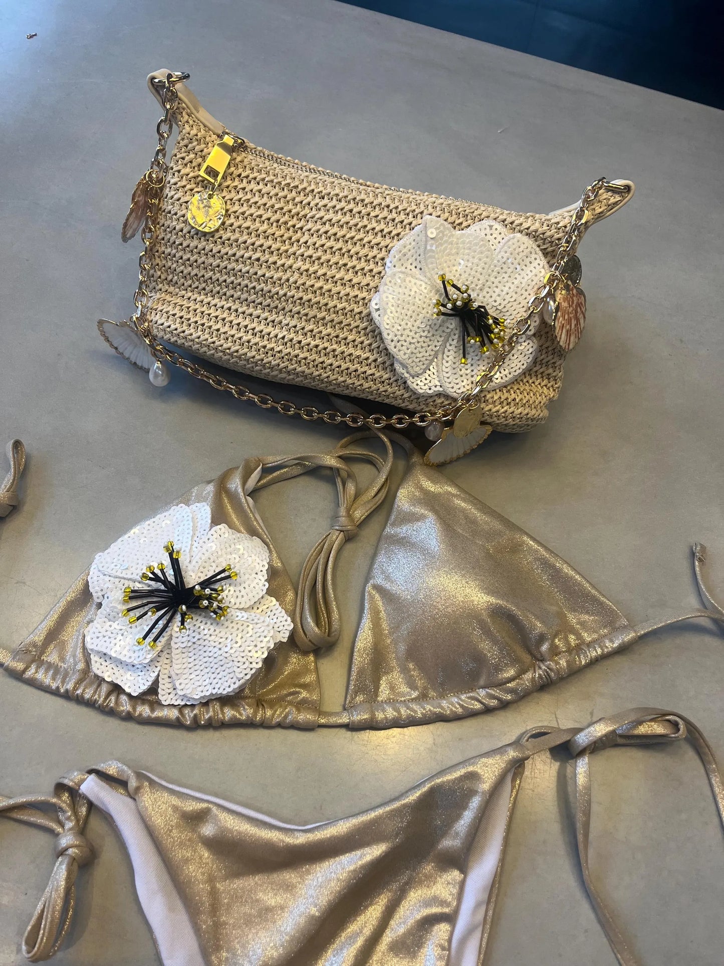 Beige / white flora charm bag