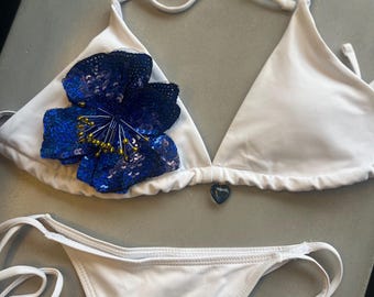 White / royal blue flora bikini