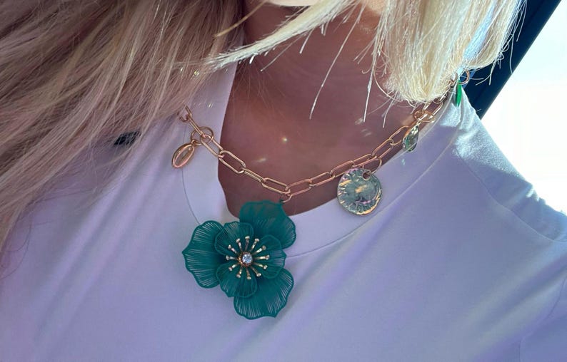 Green flower charm necklace