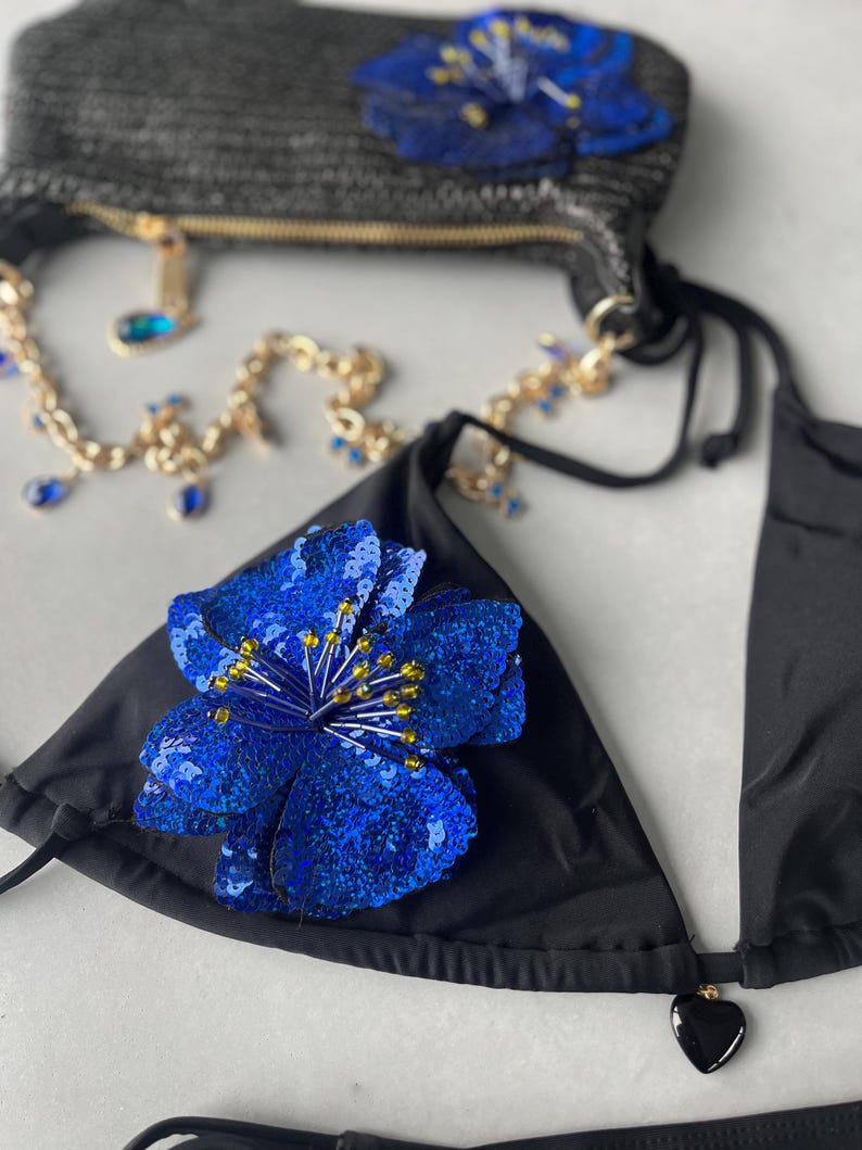 Black / royal blue flora bikini