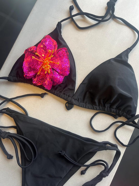 Black / dark pink flora bikini