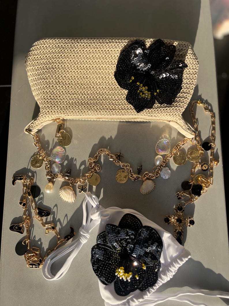 Beige / black flora bag