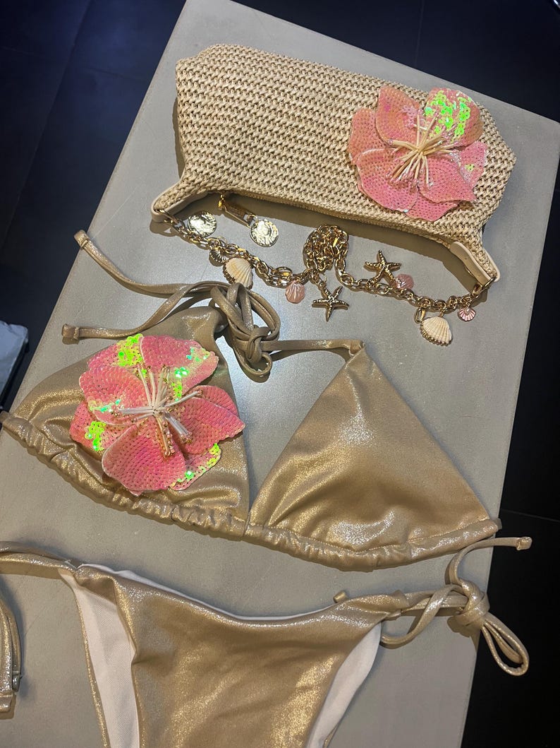 Beige / pink flora charm bag