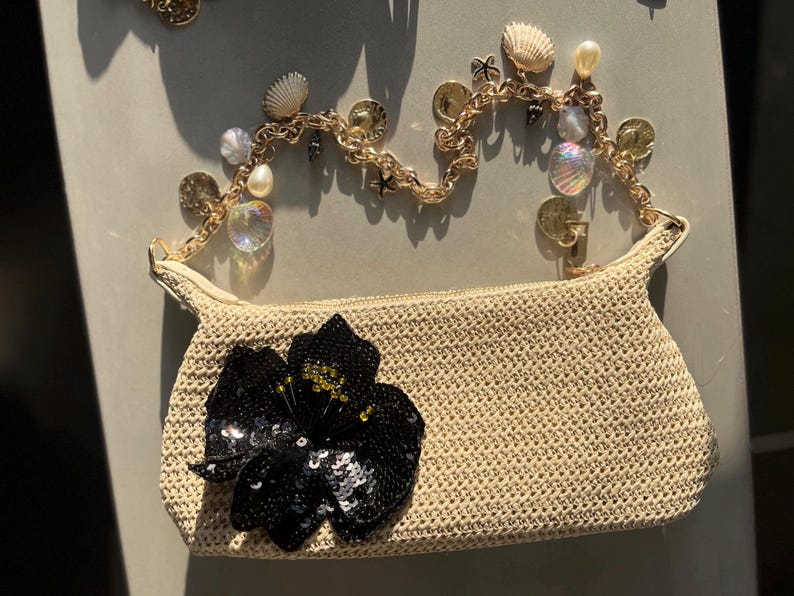 Beige / black flora bag