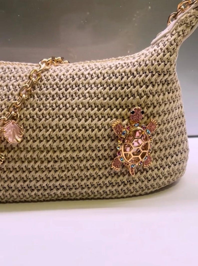 Beige / pink turtle bay bag