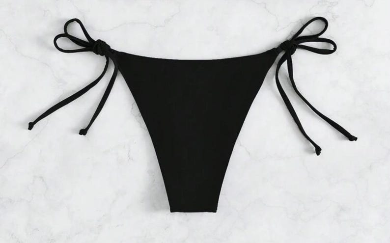 Black / dark pink flora bikini