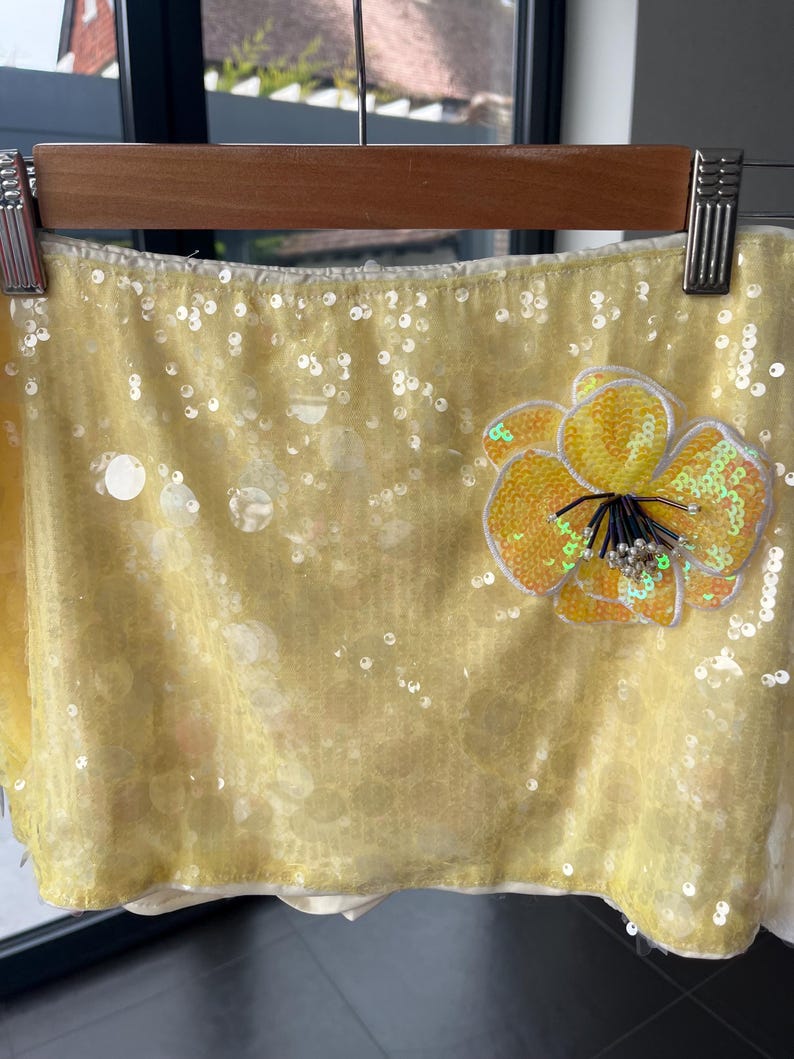 Yellow / yellow flora sequin skort